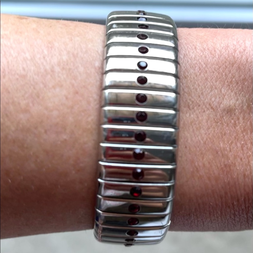 Sterling Silver & Garnet Accordion bracelet
